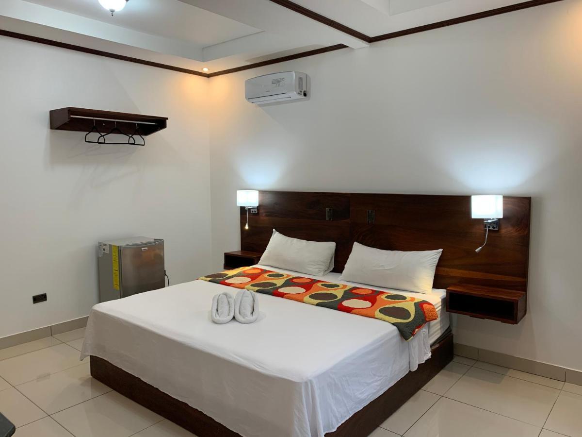 Hotel Manuel Antonio Park Bagian luar foto
