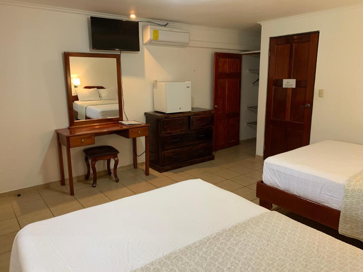 Hotel Manuel Antonio Park Bagian luar foto