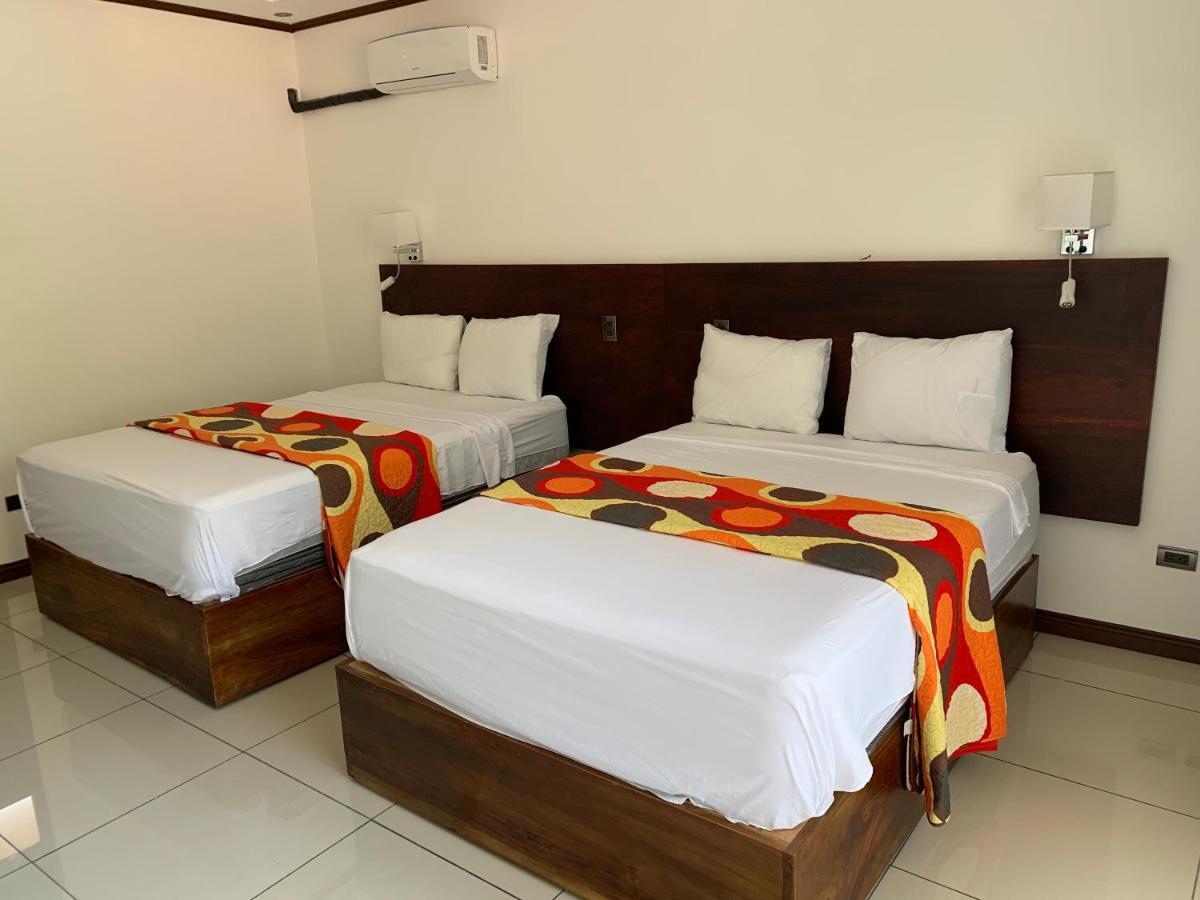 Hotel Manuel Antonio Park Bagian luar foto